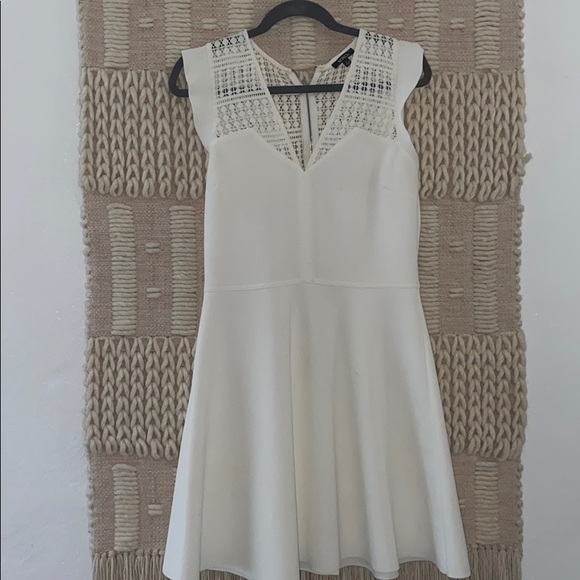 White short dress - Picture 1 of 3